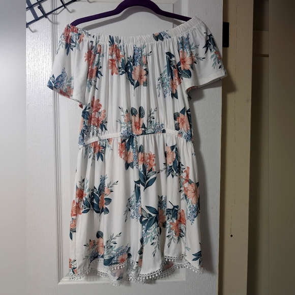 One Piece Off-Shoulder Romper - Picture 2 of 2